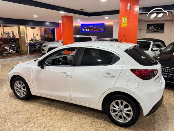 Mazda 2 1.5 LUXURY AUTOMATICO 4