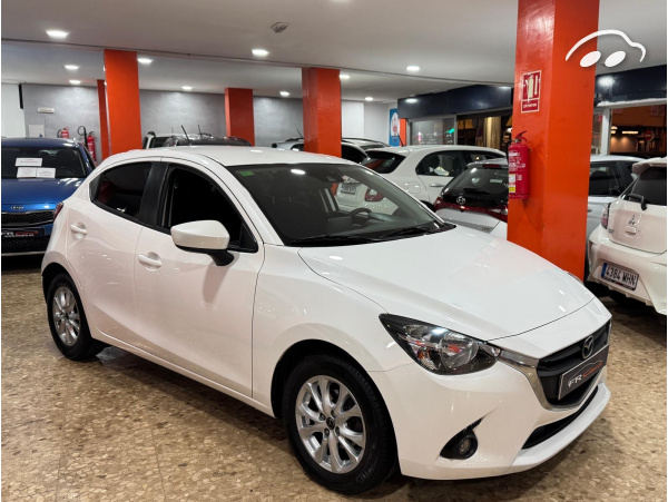 Mazda 2 1.5 LUXURY AUTOMATICO 1