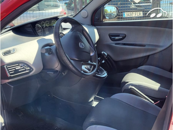 Lancia Ypsilon 1.2 7