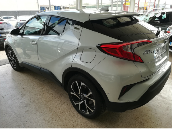 Toyota C-HR ADVANCE 3