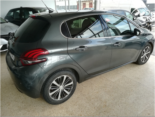 Peugeot 208 ALLURE 4