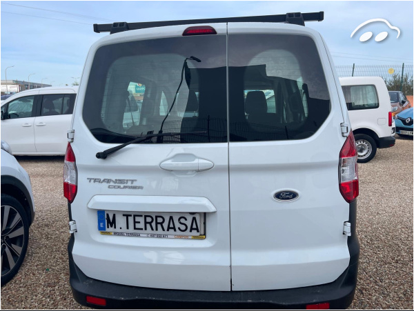 Ford Transit courier  11