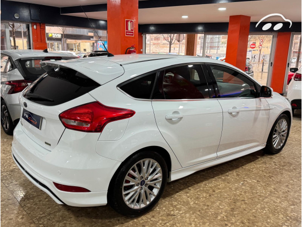 Ford Focus 1.0 TREND  6