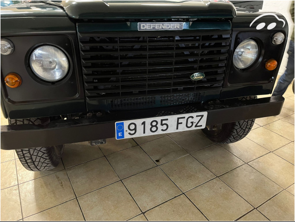 Land Rover Defender  2