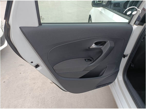 Volkswagen Polo 1.2 TSI 11