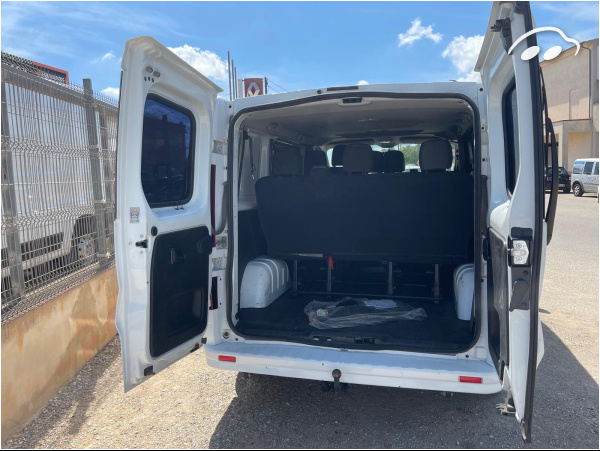 Nissan Nv300  8