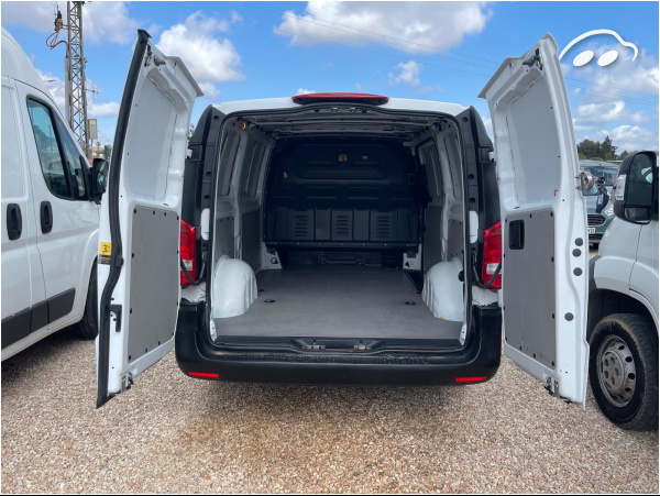 Mercedes-benz Vito FURGON   110 CDI 8