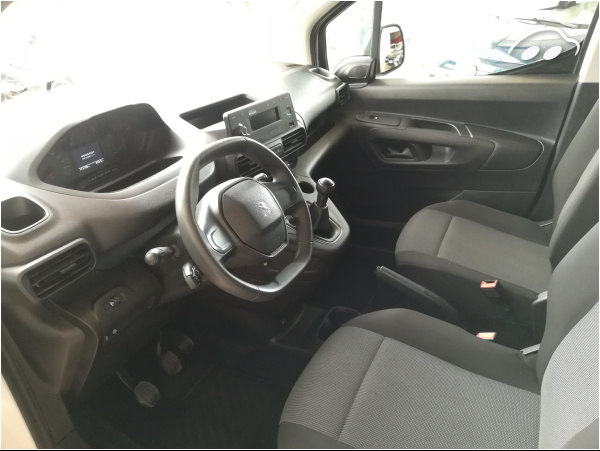 Peugeot Rifter 1.5 8