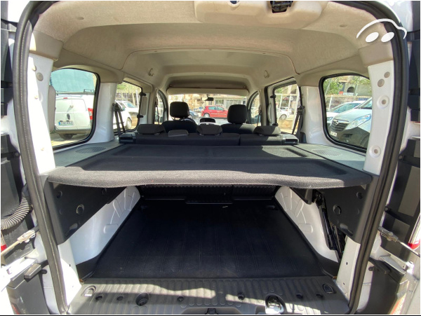 Renault Kangoo 1.5 DCI 75 CV 9