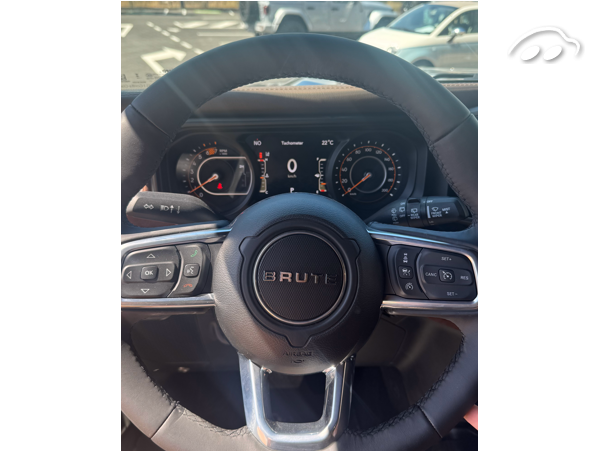 Jeep Wrangler Sahara BRUTE 8