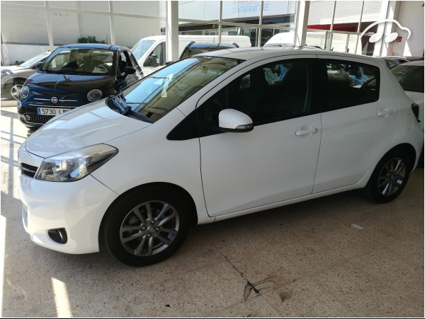 Toyota Yaris ACTIVE 3