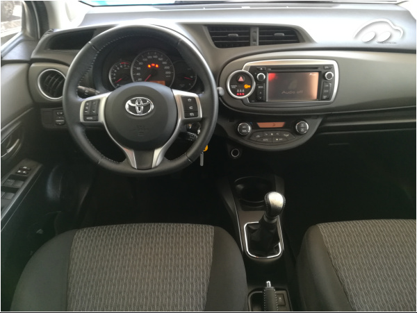 Toyota Yaris ACTIVE 5