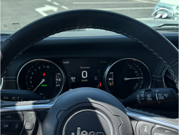 Jeep Wrangler Sahara 10