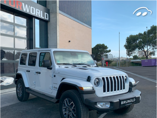 Jeep Wrangler Sahara 2