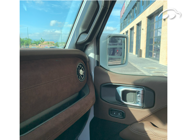 Jeep Wrangler Sahara 9