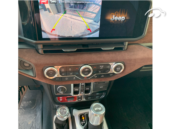 Jeep Wrangler Sahara 8