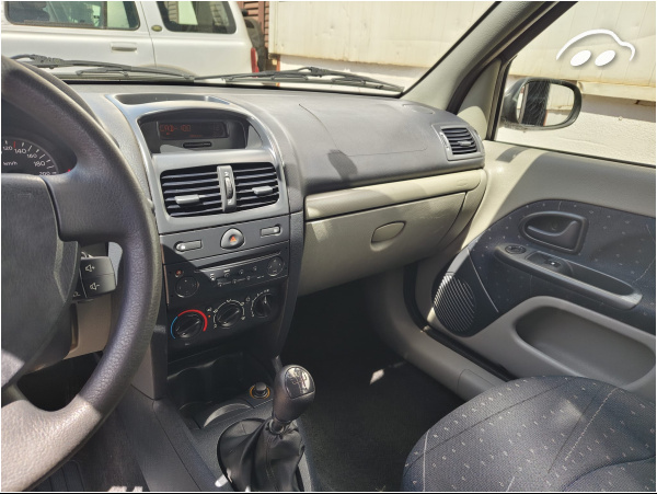 Renault Clio 1.5 8