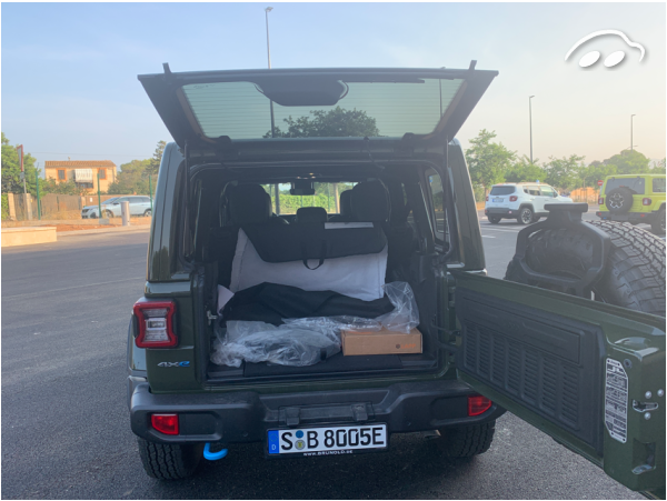 Jeep Wrangler Sahara 8
