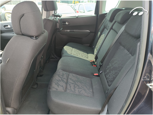 Peugeot 3008 Style 1.6 HDI 10
