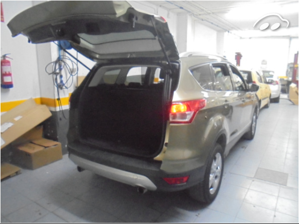 Ford Kuga ECOBOOST 4
