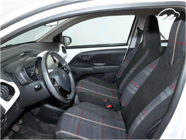 Peugeot 108 ALLURE 1.2 PTECH 82CV 10