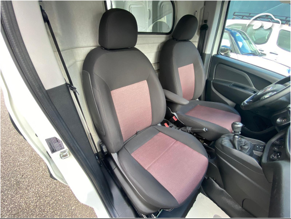 Fiat Doblo 1.3 MJET 105 CV 8