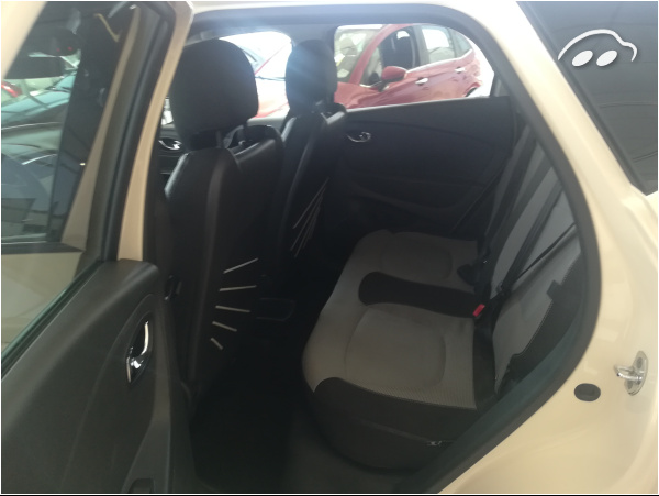 Renault Captur INTENS 6