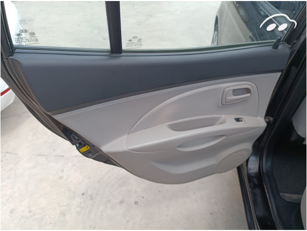 Kia Picanto 1.1 Active 11