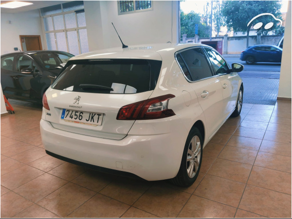 Peugeot 308 Allure 1.2 PureTech 10