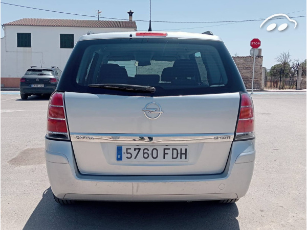 Opel Zafira 1.9 CDTI Automática 7 Plazas . 8