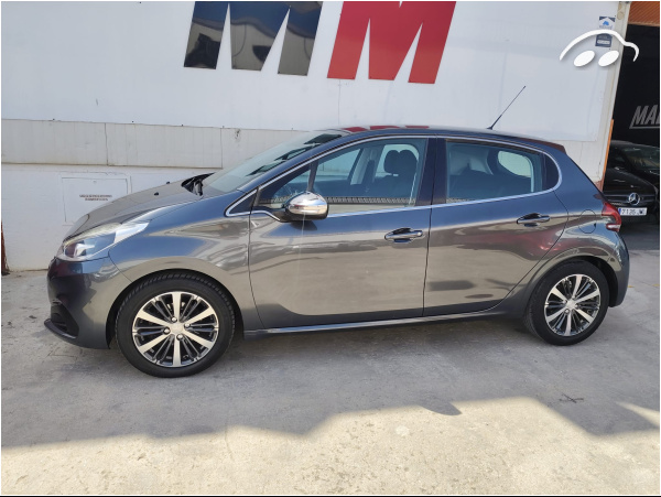 Peugeot 208 1.2 4