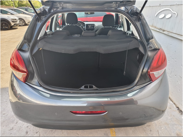 Peugeot 208 1.2 6