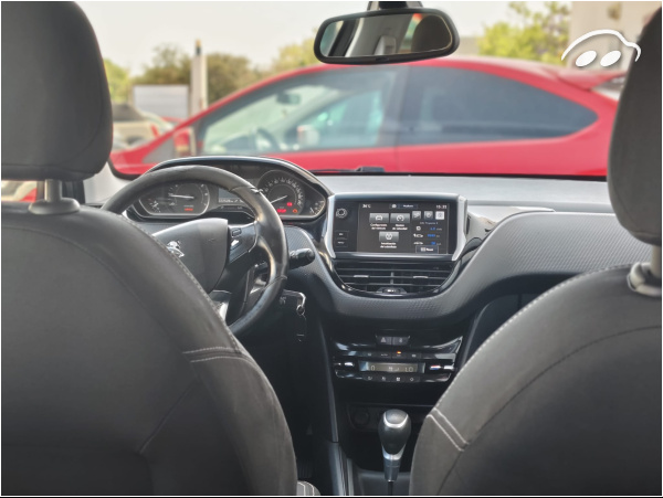Peugeot 208 1.2 7
