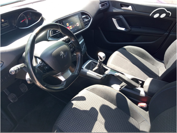 Peugeot 308 STYLE 1.5 HDI 130 6