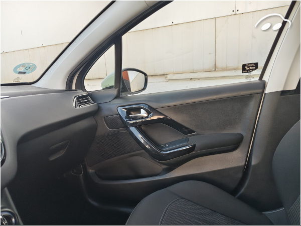 Peugeot 208 1.5 12