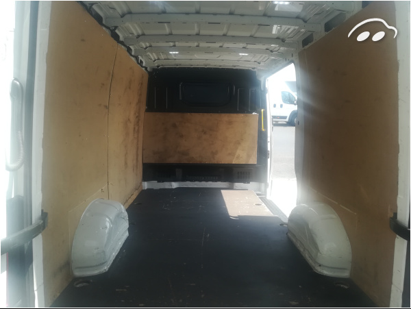 Volkswagen Crafter Furgón L3H2 4