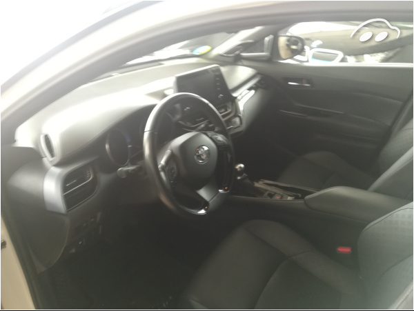 Toyota C-HR 2.0 ADVANCE 7