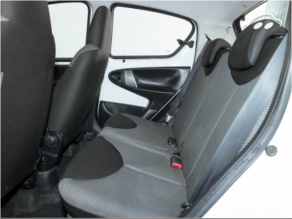 Toyota Aygo 1.0G 68CV 11