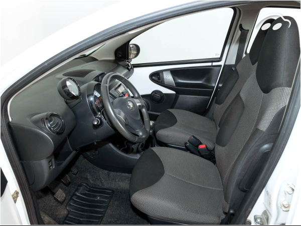 Toyota Aygo 1.0G 68CV 10