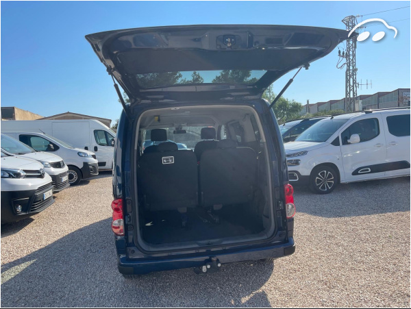 Nissan 200 NV 11