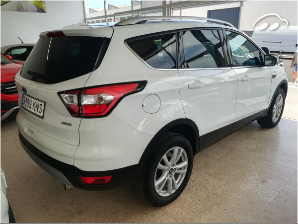 Ford Kuga 1.5 4
