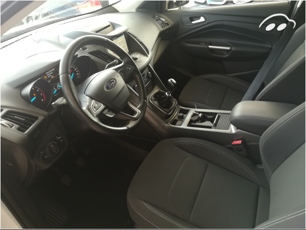 Ford Kuga 1.5 8