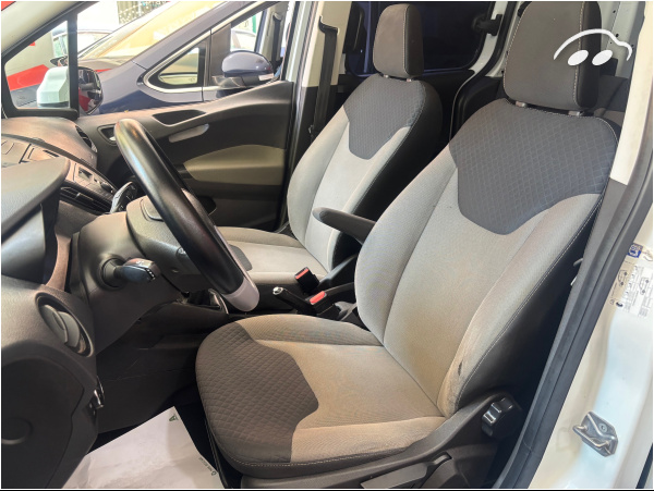 Ford Transit courier  5