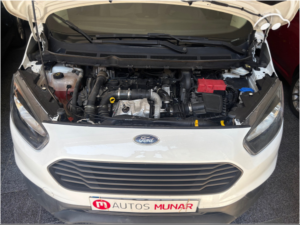 Ford Transit courier  11