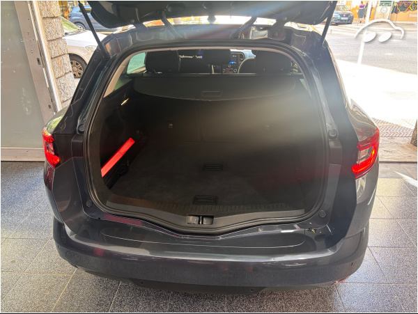 Renault Megane Gran Tour  11