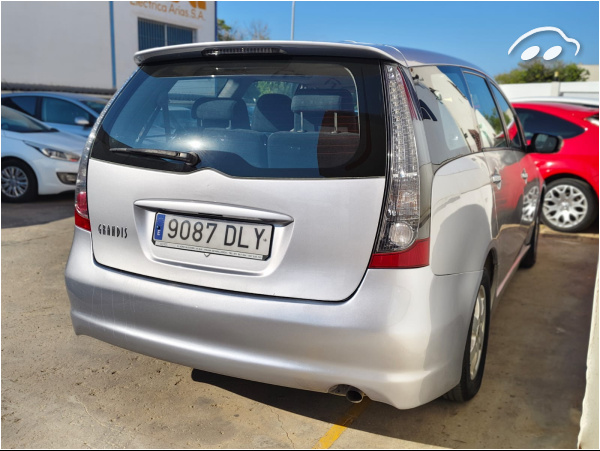 Mitsubishi Grandis 2.4 i 6