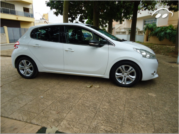 Peugeot 208 1.6 eHdi Allure 92 cv 2