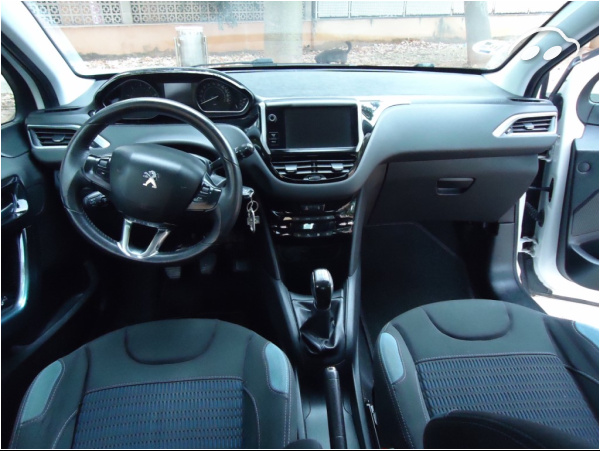 Peugeot 208 1.6 eHdi Allure 92 cv 6