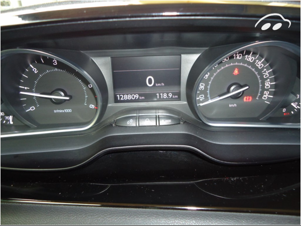 Peugeot 208 1.6 eHdi Allure 92 cv 11