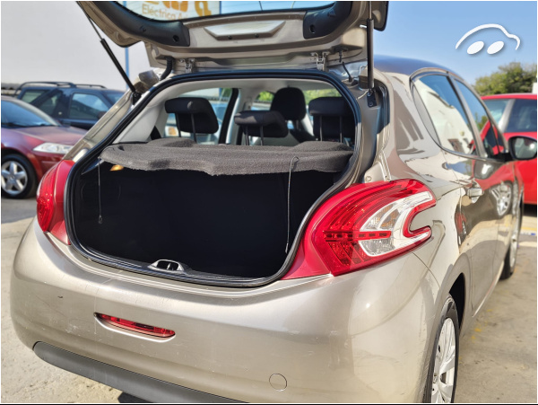 Peugeot 208 1.2 5
